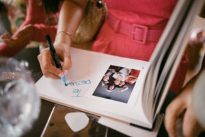 Libro de firmas de fotomatón en boda en La Rioja 2025